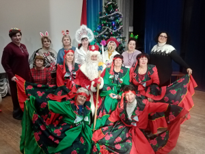 "Новый год зажигает огни"