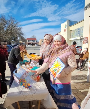 МАСЛЕНИЦА ПРИШЛА, БЛИНОВ ПРИНЕСЛА