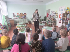 "Пусть щебечут птицы за окном"