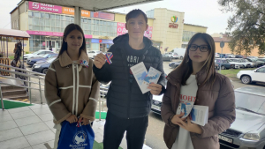 Знание &ndash; сила: Волонтёры рассказали о Новороссии жителям Дивного